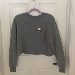Cropped grey alien patch top