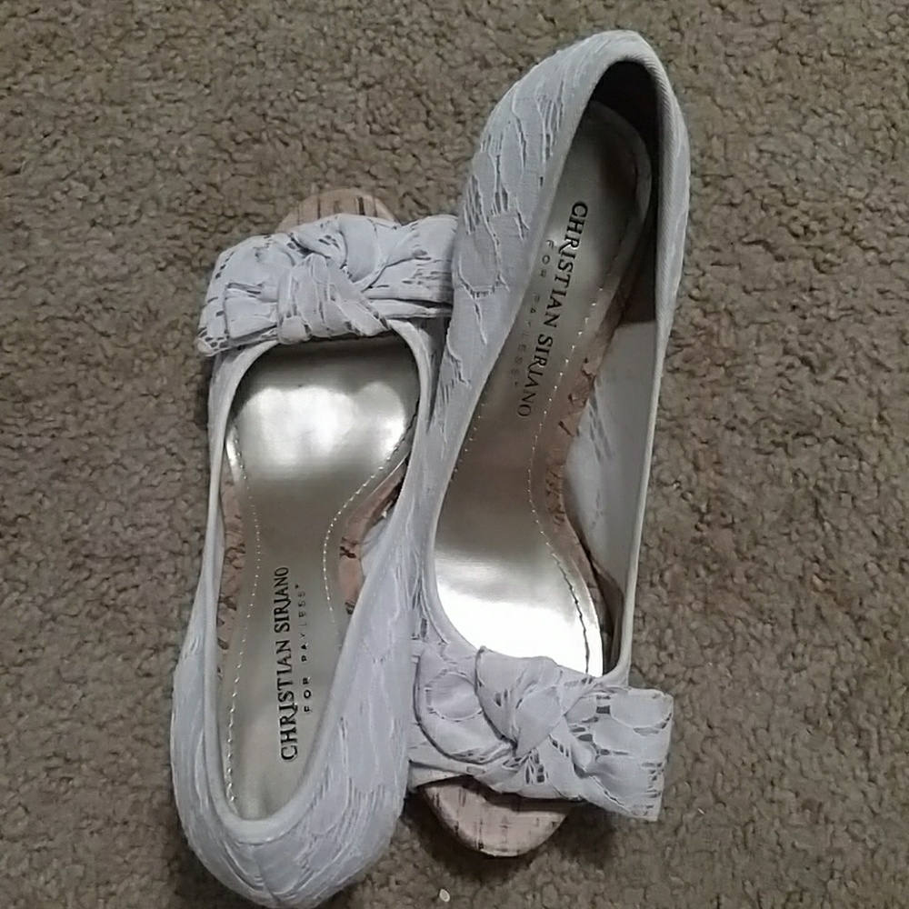 Open-toe White/Gold Lace Bow Heels