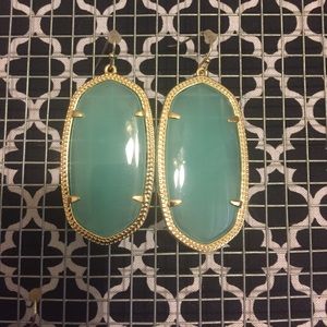 Kendra Scott Danielle earrings!