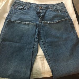 Last chance! Seven7 jeans. going to goodwill soon