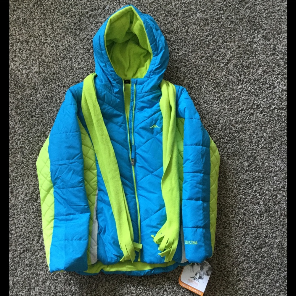 Heavy Weight Puffer With Scarf NWT.