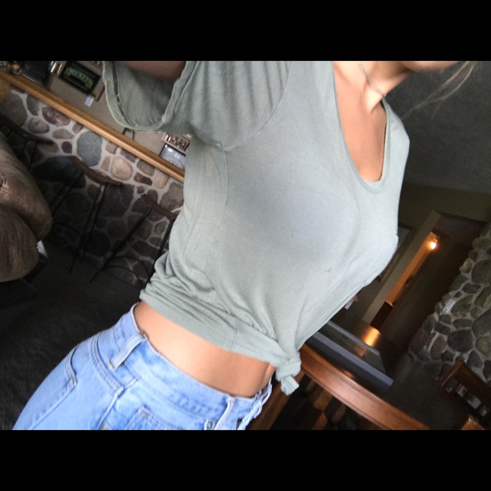 American eagle shirt - SMALL - color: green