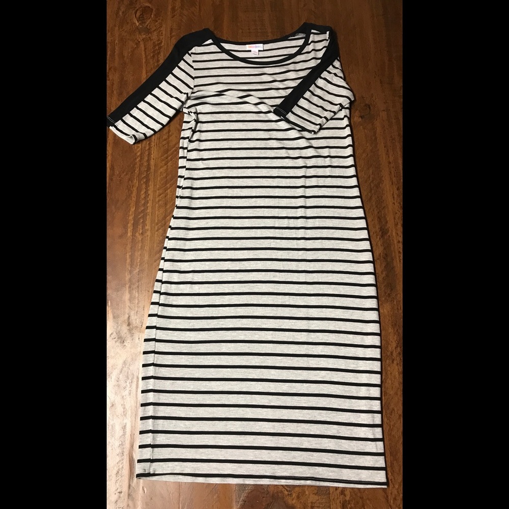 LuLaRoe Medium Julia Dress. Black & Grey