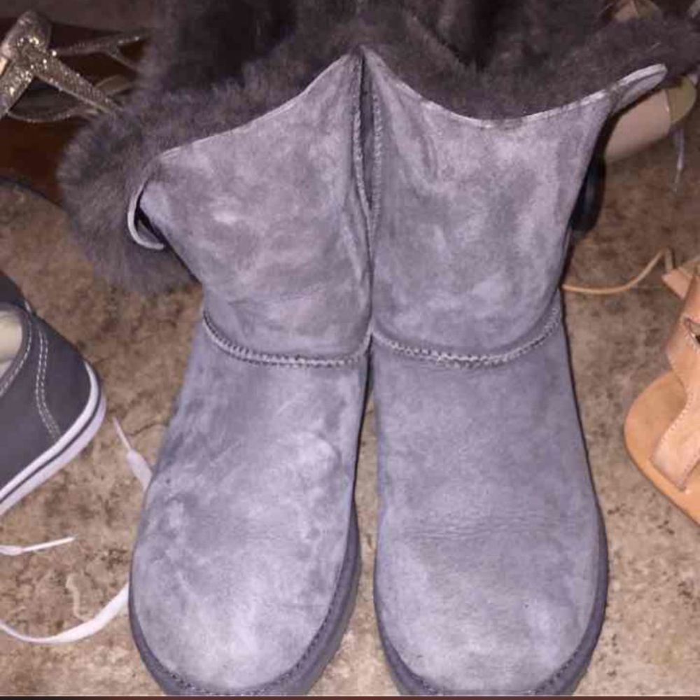 Grey button UGGS