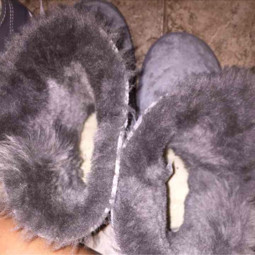 Grey button UGGS - Picture 4 of 8