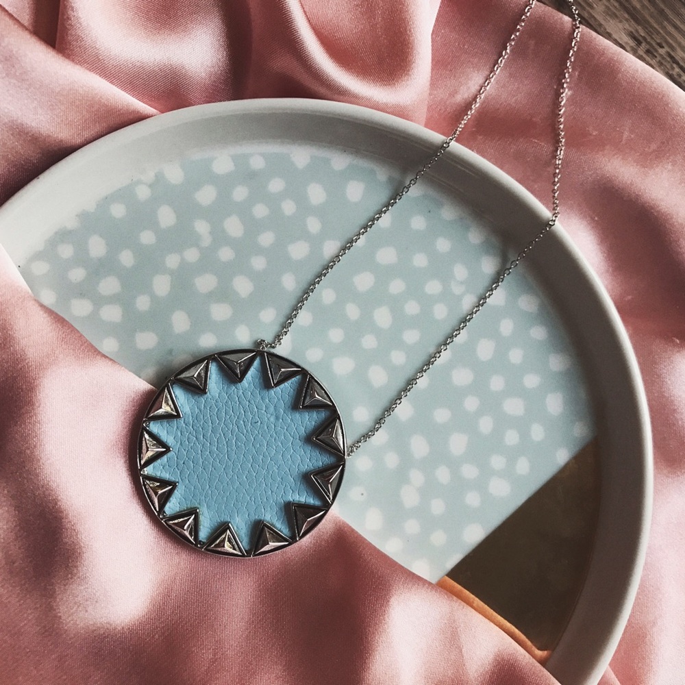 NWT✨House of Harlow large baby blue necklace