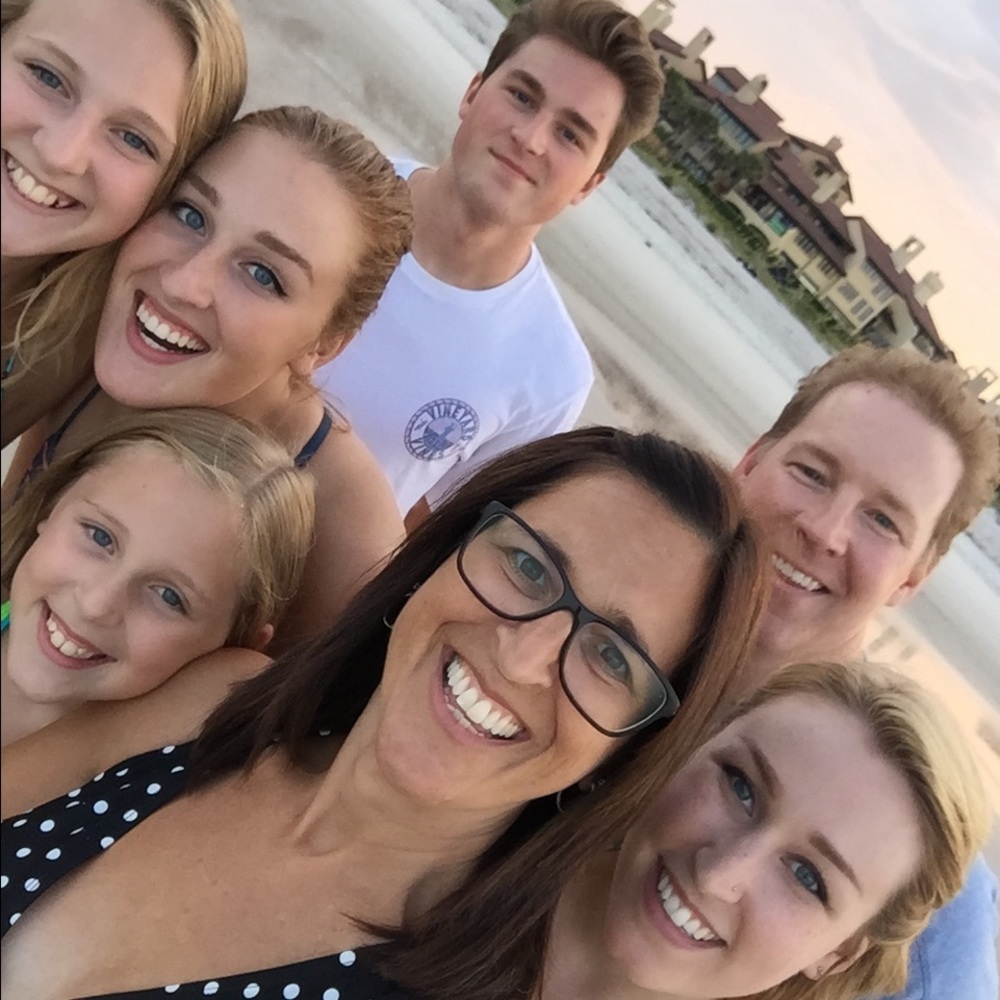 Meet your Posher, Debbie