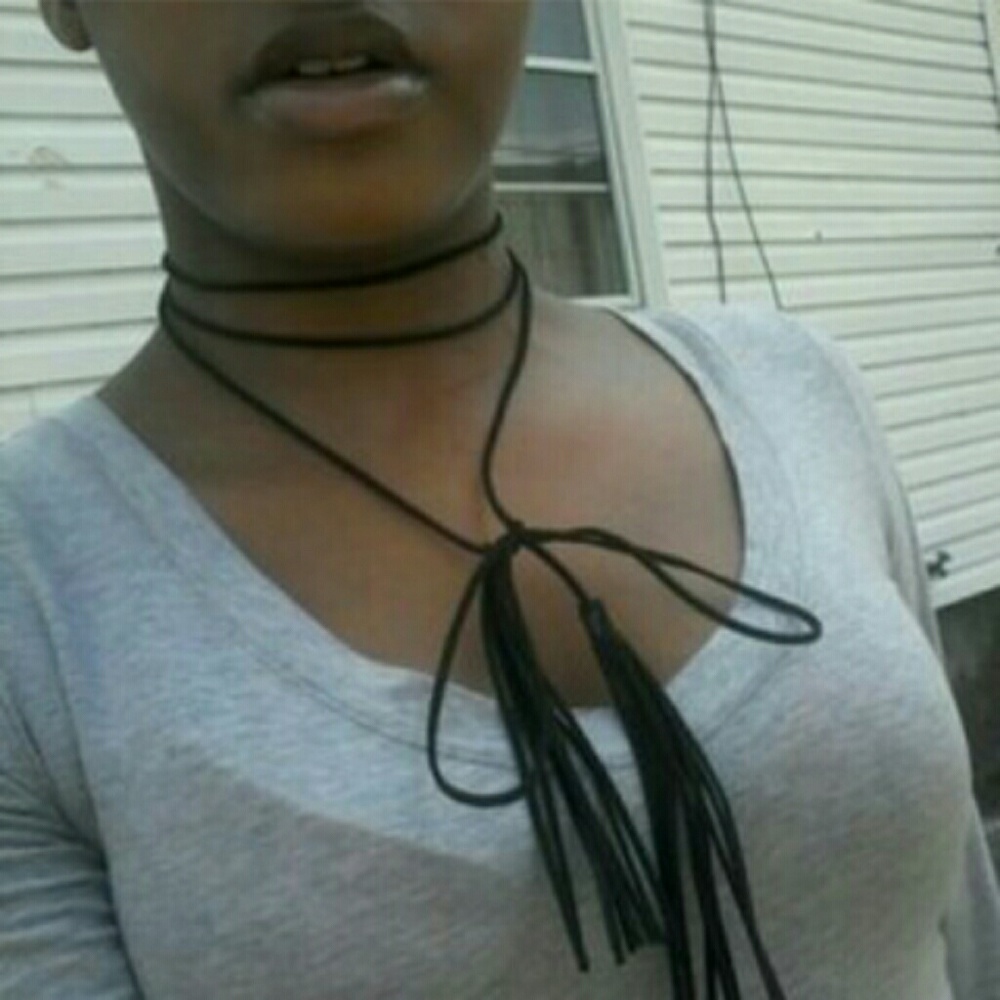 Black wrap around chocker and jean chocker