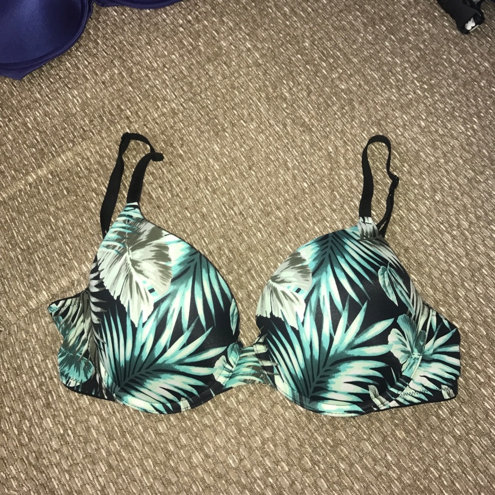 SOLD ON M Victoria's Secret Pink Push Up Bra