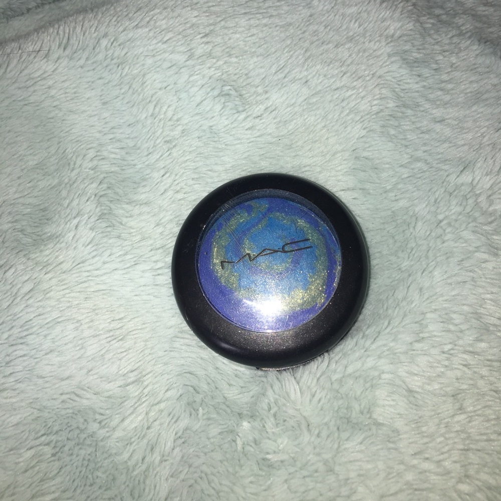 Mac eyeshadow