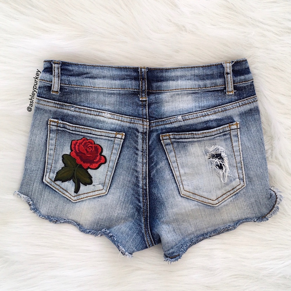 🌸4 for $10🌸 rose embroidered distressed denim shorts - Picture 1 of 4