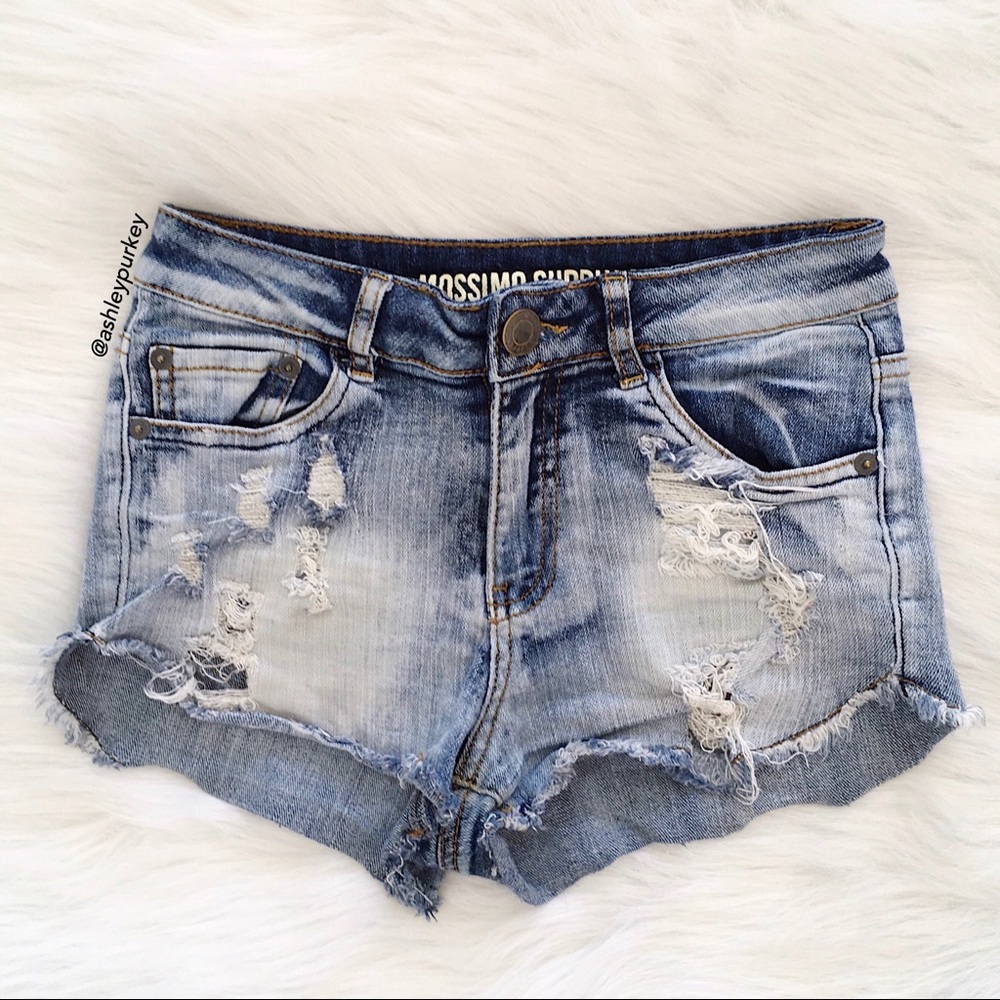 🌸4 for $10🌸 rose embroidered distressed denim shorts - Picture 3 of 4