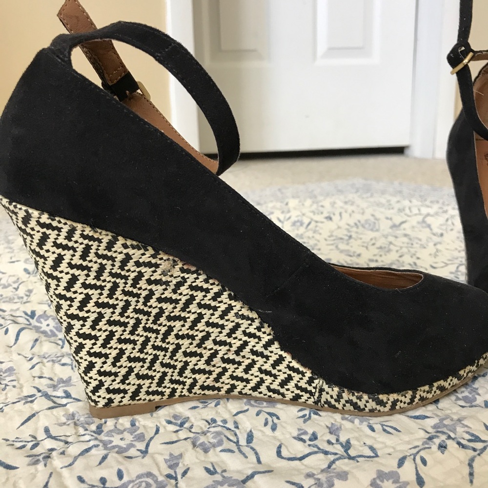 🔳🔳🔳Mossimo Wedges! 🔳🔳🔳 - Picture 2 of 7