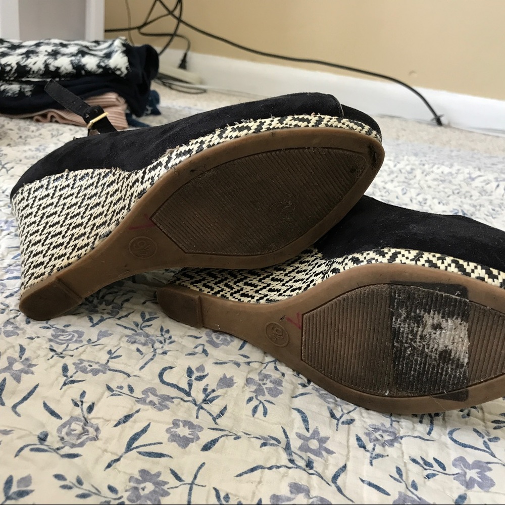 🔳🔳🔳Mossimo Wedges! 🔳🔳🔳 - Picture 6 of 7