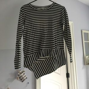 long sleeve white and navy blue stripped shirt