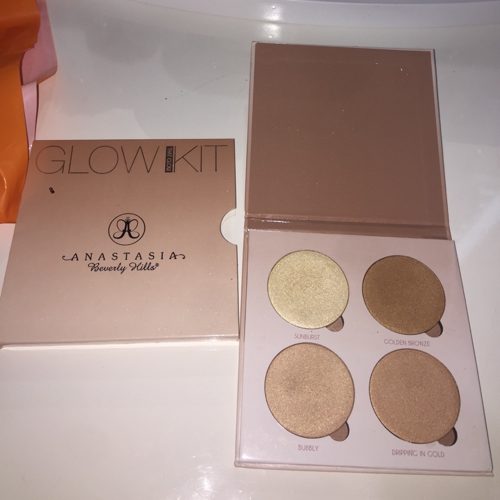 Anastasia Glow Kit in That Glow *Read Description*