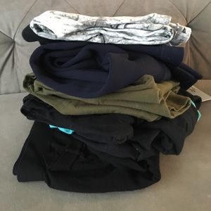 8 pairs of leggings Size M