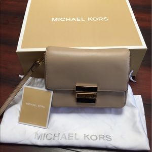 Michael kors Clutch