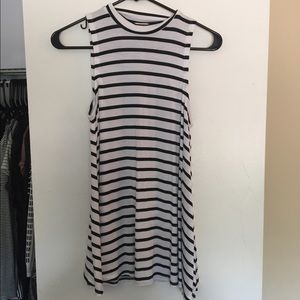 3/$20 💙Macy's striped tank top ⚫️⚪️NWOT
