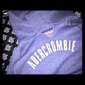 Super trendy Ambercrombie&Fitch Sweatshirt