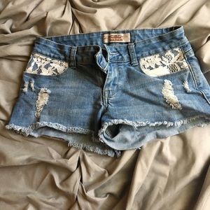 American style Iris jeans with lace and rips
