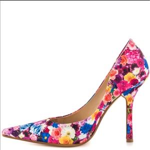 Guess floral pumps