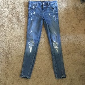 CLASSIC RIPPED UP JEANS