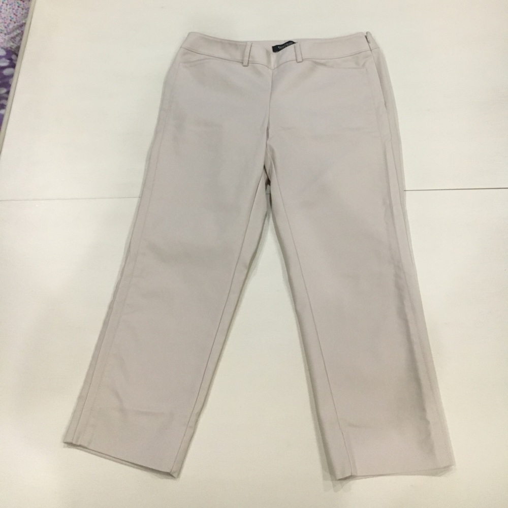 White House Black Market Khaki Capris, SZ 6