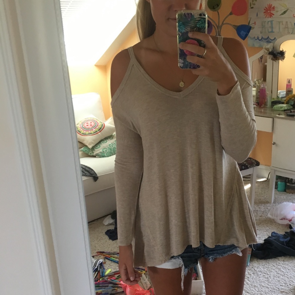 Cold shoulder top