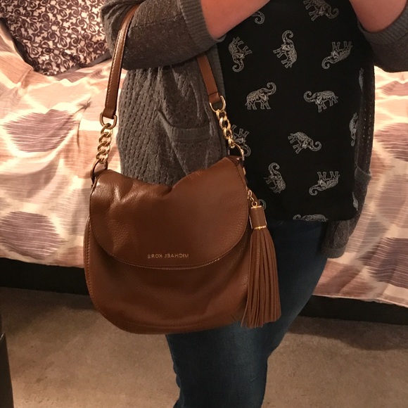 Michael Kors purse with removable strap. - Picture 4 of 8