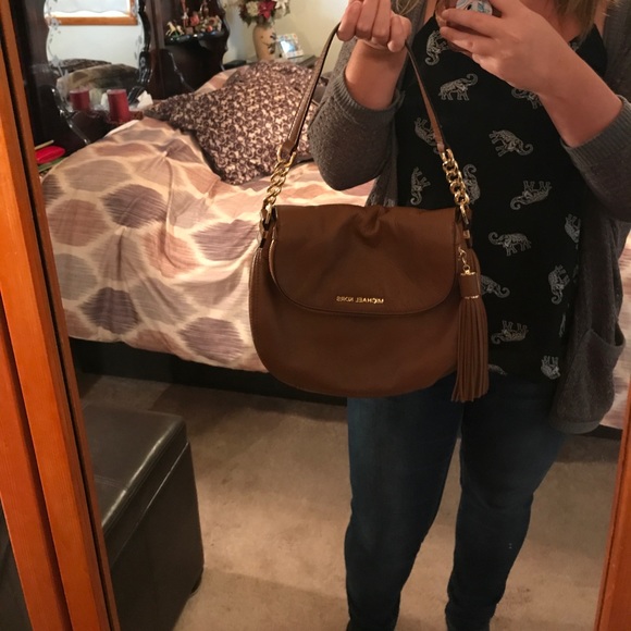 Michael Kors purse with removable strap. - Picture 3 of 8