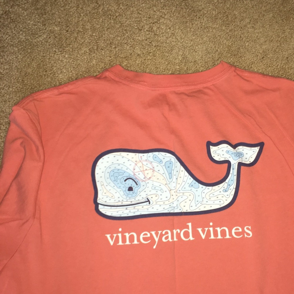 Vineyard vines tee!