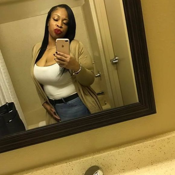 Meet your Posher, Seanta - Picture 1 of 1