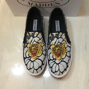 steve madden tiger sneakers
