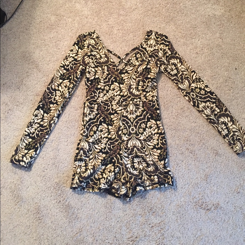 Pattern Romper - Picture 2 of 3