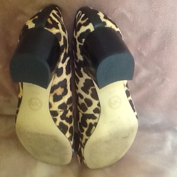 🚫DONATED🚫 MICHAEL KORS 👠 Calf Hair Chunk Heel - Picture 7 of 7