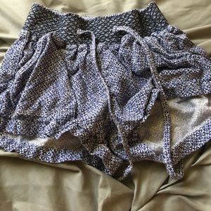Blue floral stretchy shorts