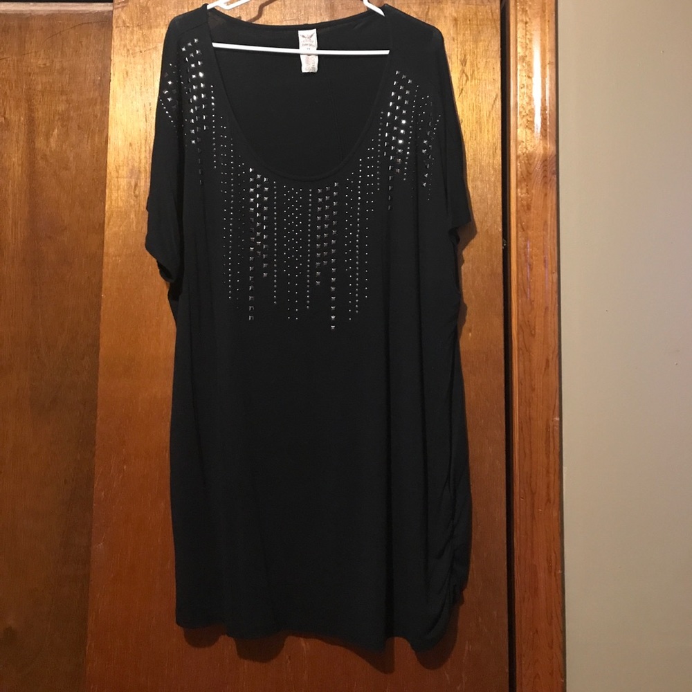 Black flowy top