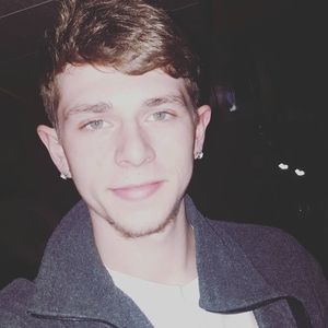 Meet your Posher, Zachary