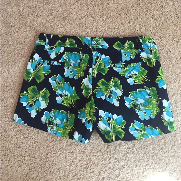 Patterned shorts - Picture 2 of 3