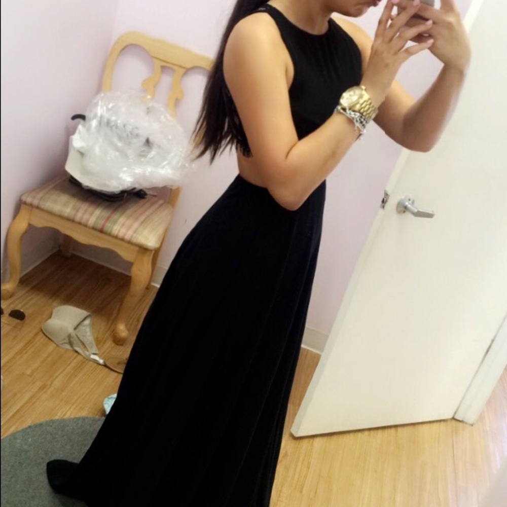 Dress - Picture 2 of 3