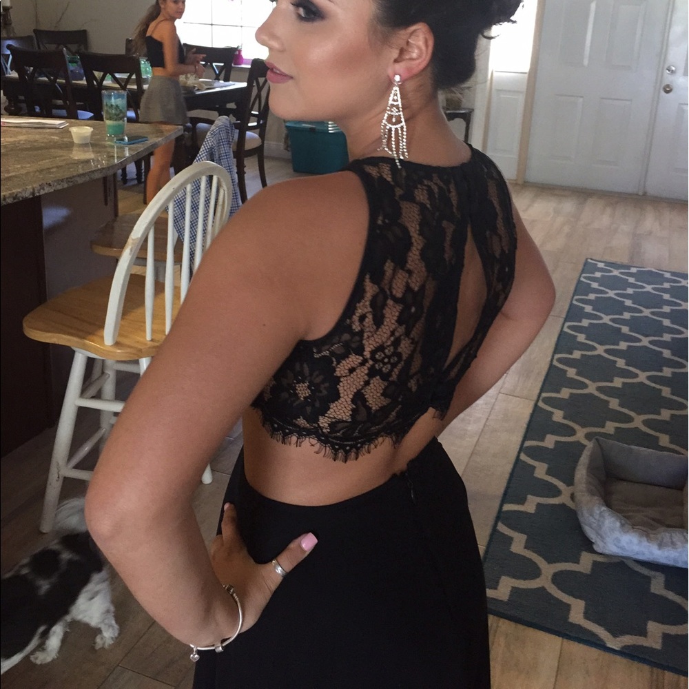 Dress - Picture 3 of 3