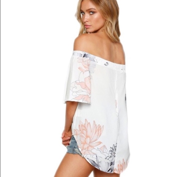 💕BRAND NEW OFF THE SHOULDER BLOUSE💕 - Picture 2 of 2