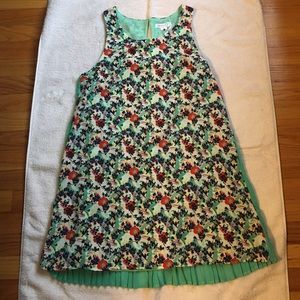 Floral printed dress with pleated back