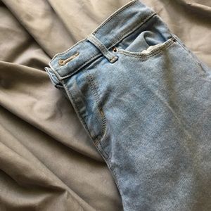 Old navy light washed skinny adjustable jeans