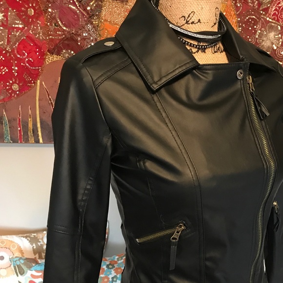 ***SOLD***. ZARA Faux Leather Jacket! SM/ XS - Picture 2 of 7