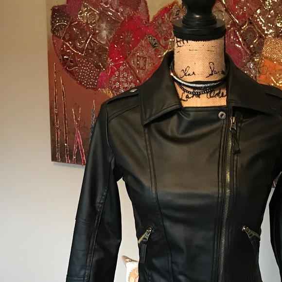 ***SOLD***. ZARA Faux Leather Jacket! SM/ XS - Picture 3 of 7