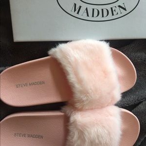 Steve Madden slides for sale ✨