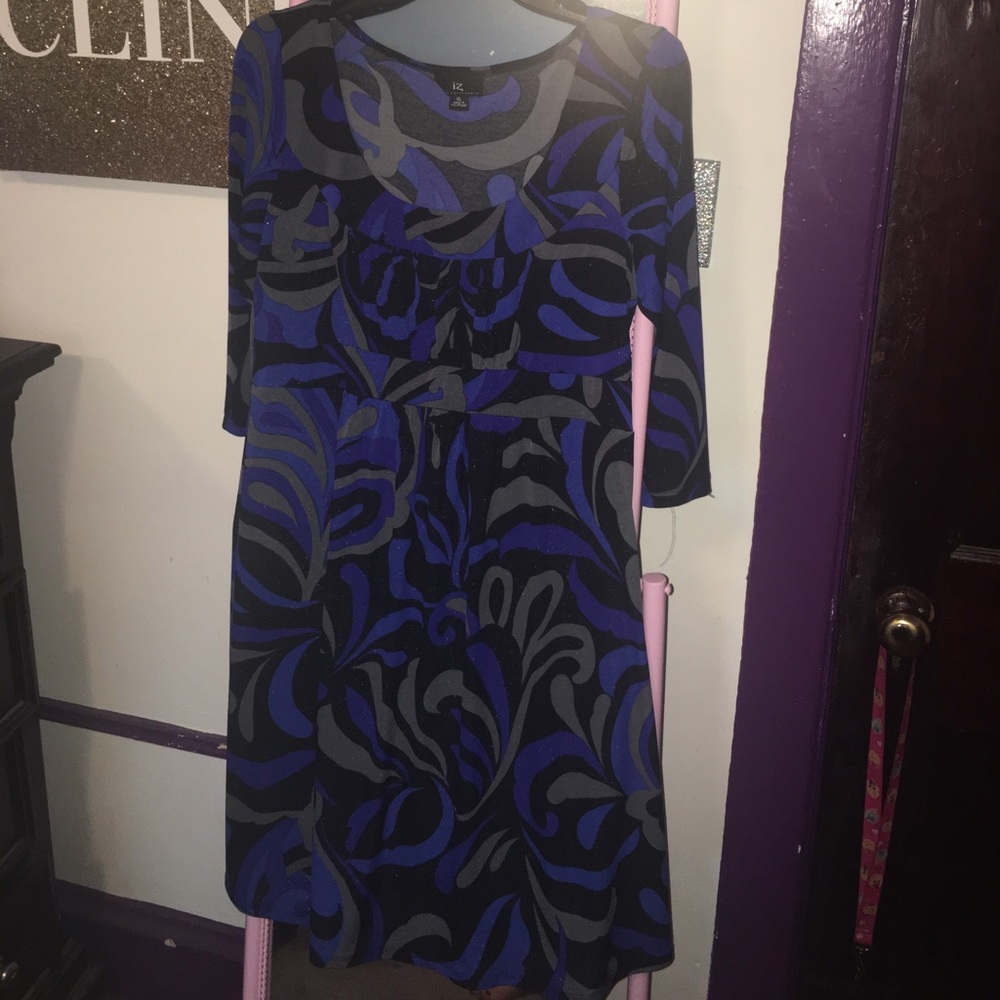 Gorgeous three quarter sleeve cocktail dress!