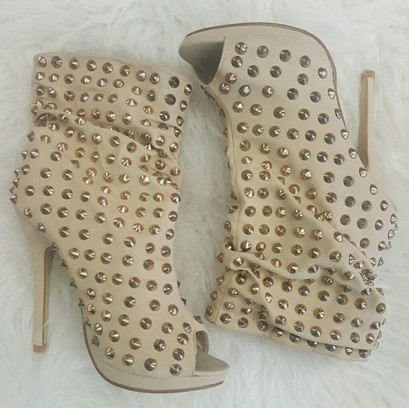 Liliana Gold Studded Cream Slouchy Bootie - Picture 1 of 1